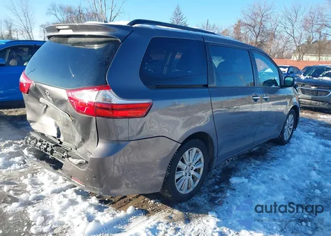 2015 Toyota Sienna Limited Premium 7 Passenger z USA, uszkodzony, nr VIN 5TDDK3DC7FS109420